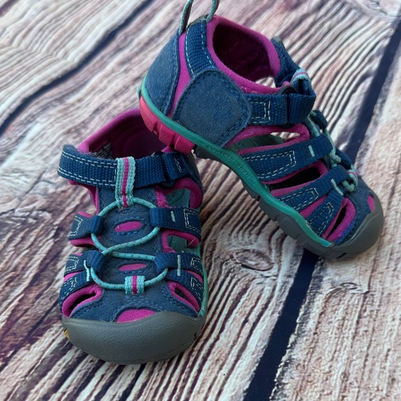 Keen Baby Girl Navy and Magenta Sandals - Picture 2 of 7